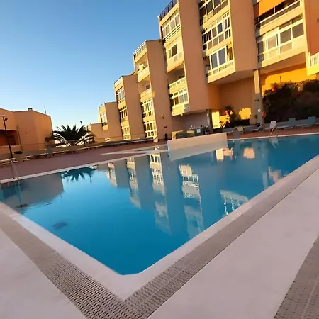 Hermoso Con Piscina En Caletillas